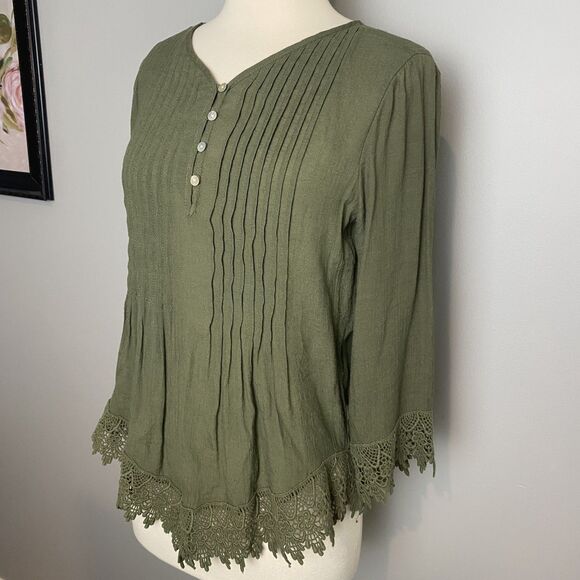 Westport Olive Green Pintuck Blouse with Lace Trim - Size XS - Picture 5 of 8
